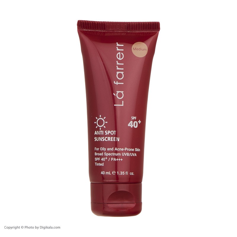 کرم ضدآفتاب و ضدلک رنگی لافارر مدل SPF40-Medium، مناسب پوستهای چرب، حجم 40 میلیلیتر